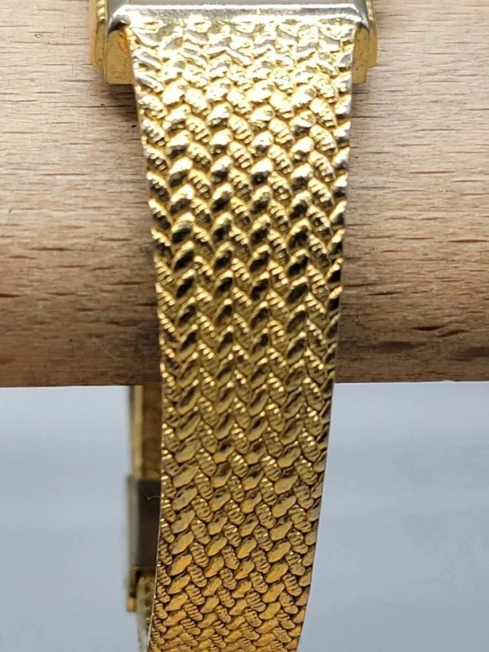 Seiko Galaxy Ladies Tank Watch VTG 1992 Gold Plated Black Dial 20mm 6